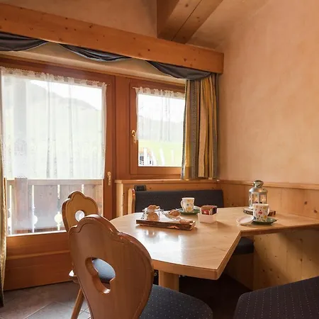 Bed and Breakfast Via Vai Λιβίνιο